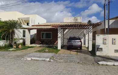 Imagem: A casa em condomínio possui 3 Dormitórios, 3 Banheiros, 2