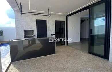 Imagem: A casa em condomínio possui 3 Dormitórios, 4 Banheiros, 4