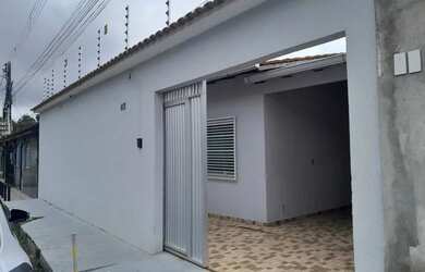 Imagem: A casa possui 3 Dormitórios, 4 Banheiros, 4 Vagas na garagem