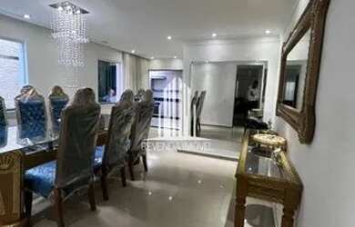 Imagem: A casa possui 4 Dormitórios, 3 Banheiros, 2 Vagas na garagem