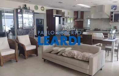 Imagem: A casa em condomínio possui 3 Dormitórios, 5 Banheiros, 4