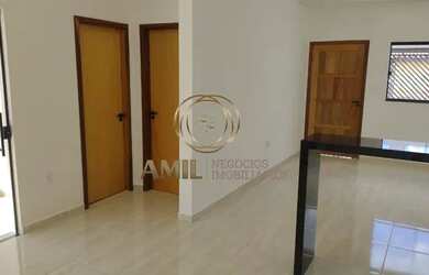 Imagem: A casa possui 3 Dormitórios, 2 Banheiros, 2 Vagas na garagem