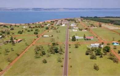 Imagem: O terreno e possui Dormitórios, Suítes, Banheiros, 600-0m²