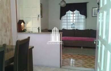 Imagem: A casa possui 5 Dormitórios, 3 Banheiros, 3 Vagas na garagem