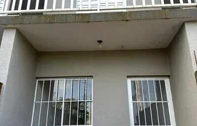 Imagem: A casa possui 2 Dormitórios, 2 Banheiros, 1 Vaga na garagem