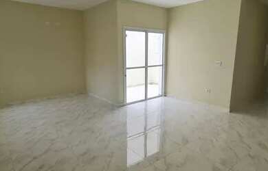 Imagem: A casa possui 3 Dormitórios, 1 Banheiro, 2 Vagas na garagem