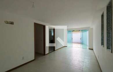 Imagem: A casa em condomínio possui 3 Dormitórios, 2 Banheiros, 5