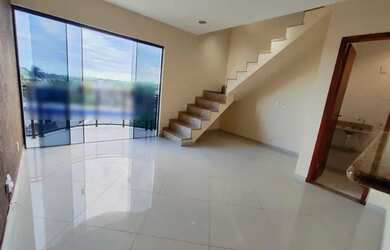 Imagem: A casa possui 2 Dormitórios, 3 Banheiros, 2 Vagas na garagem