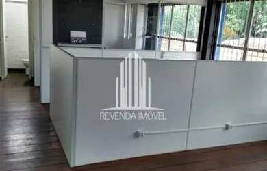 Imagem: O depósito possui 5 Vagas na garagem, 138m² de Área e está