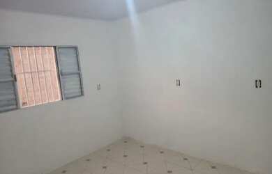 Imagem 4: Aluga-se casa. Área de serviço, 1 Banheiroe1 Dormitório