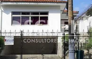 Imagem: A casa possui 5 Dormitórios, 3 Banheiros, 4 Vagas na garagem