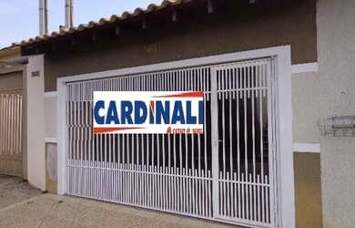 Imagem: A casa possui 2 Dormitórios, 1 Banheiro, 2 Vagas na garagem