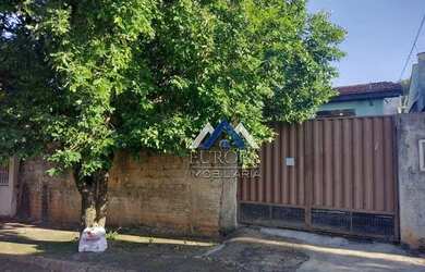 Imagem: A casa possui 1 Dormitório, 1 Banheiro, 2 Vagas na garagem