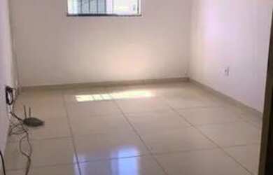 Imagem 1: Casa 2/4, Fim de Linha do Colina Azul, Frente de Rua, 1ºAndar