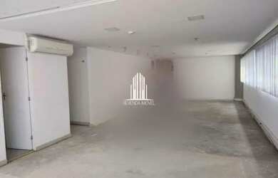 Imagem: O depósito possui 2 Vagas na garagem, 96m² de Área e está