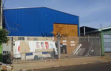 Imagem: O depósito possui 4 Vagas na garagem, 274m² de Área e está