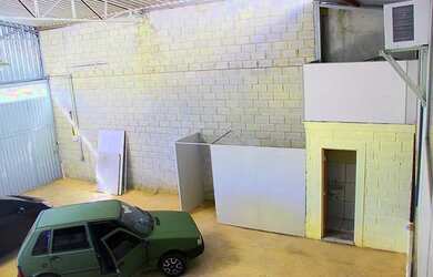 Imagem 6: Vendo Galpao Centro Betim 22 frente x 15 m mesanino com 4 salas 2 banheiros