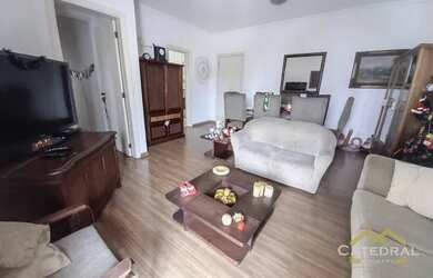 Imagem: O apartamento possui 3 Dormitórios, 2 Banheiros, 105m² de