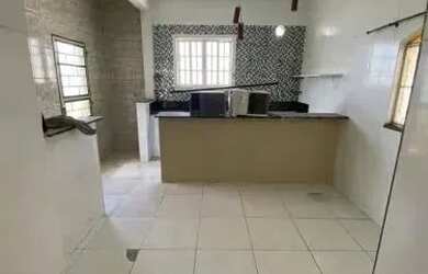 Imagem: A casa possui 2 Dormitórios, 1 Banheiro, 2 Vagas na garagem