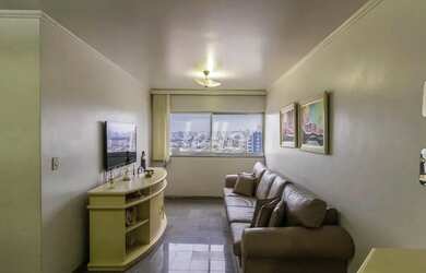 Imagem: O apartamento possui 3 Dormitórios, 1 Banheiro, 1 Vaga na garagem