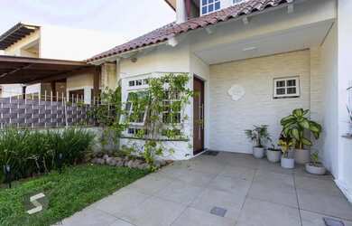 Imagem 3: Sobrado com 2 dormitórios, sendo 1 ampla suíte com banheira de hidromassagem, 2 vagas