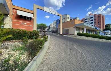 Imagem: O apartamento possui 1 Dormitório, 1 Banheiro, 1 Vaga na garagem