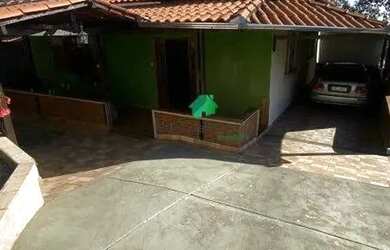 Imagem: A casa possui 2 Dormitórios, 1 Banheiro, 4 Vagas na garagem