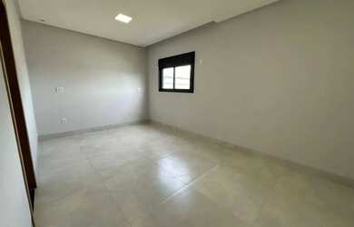 Imagem 16: Luxuoso sobrado com três suítes e piscina no Jardim Atlântico