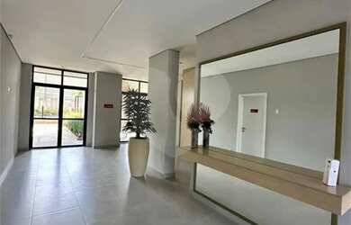 Imagem: O apartamento possui 1 Dormitório, 2 Banheiros, 1 Vaga na garagem