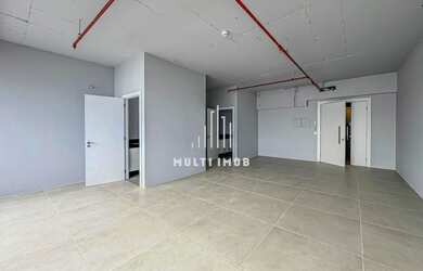 Imagem: O depósito possui 2 Vagas na garagem, 60m² de Área e está