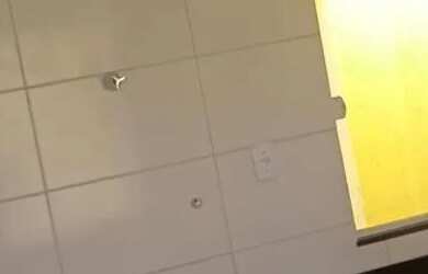 Imagem: A casa possui 2 Dormitórios, 1 Banheiro, 1 Vaga na garagem