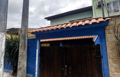 Imagem: A casa em condomínio possui 4 Dormitórios, 2 Banheiros, 1