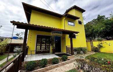 Imagem 2: A Casa amarela da Cachoeira