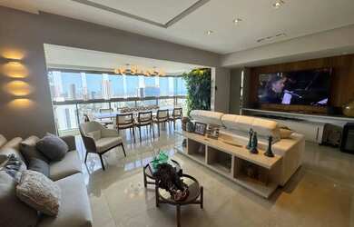 Imagem: O apartamento possui 3 Dormitórios, 3 Banheiros, 2 Vagas na