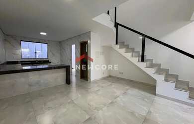 Imagem: A casa possui 3 Dormitórios, 3 Banheiros, 3 Vagas na garagem