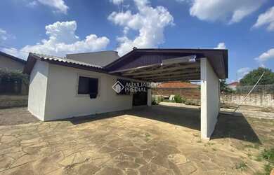 Imagem: A casa possui 1 Dormitório, 1 Banheiro, 2 Vagas na garagem