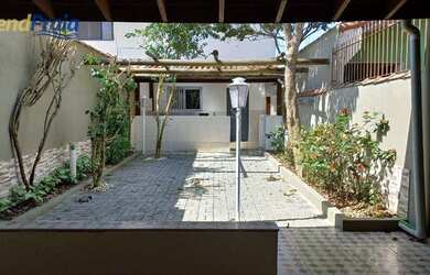 Imagem: A casa possui 3 Dormitórios, 3 Banheiros, 163m² de Área e