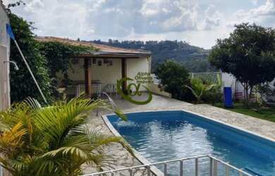 Imagem: A casa possui 5 Dormitórios, 5 Banheiros, 4 Vagas na garagem