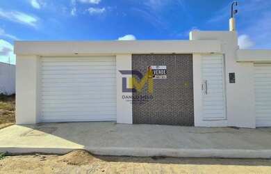 Imagem: A casa à venda possui 2 Dormitórios, 2 Banheiros, 2 Vagas