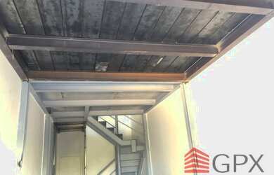 Imagem: O depósito possui 1 Vaga na garagem, 55m² de Área e está