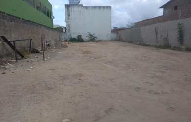 Imagem: O terreno possui 360m² de Área e está localizado em Fragoso