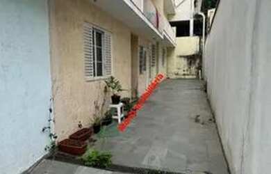 Imagem: A casa possui 2 Dormitórios, 2 Banheiros, 1 Vaga na garagem