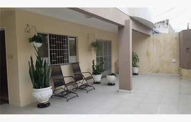 Imagem 2: CASA NO LUZIA. Varanda, Guarda roupa, 205m² de Áreae4 Vagas na garagem