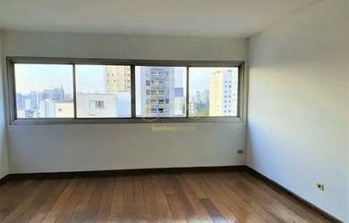 Imagem: O apartamento possui 4 Dormitórios, 3 Banheiros, 2 Vagas na