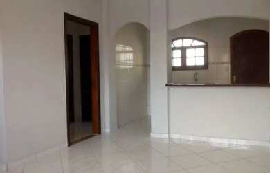 Imagem: A casa possui 2 Dormitórios, 1 Banheiro, 1 Vaga na garagem