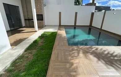 Imagem: A casa em condomínio possui 4 Dormitórios, 5 Banheiros, 4