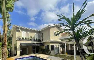 Imagem: A casa em condomínio possui 4 Dormitórios, 5 Banheiros, 4