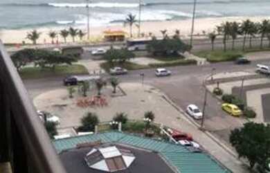 Imagem 2: Taxas incluídas!Apart, 1 QT, 1 VG, mobiliado, no melhor da Barra da Tijuca, Av Lucio Costa