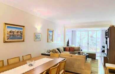 Imagem: A casa possui 3 Dormitórios, 2 Banheiros, 5 Vagas na garagem