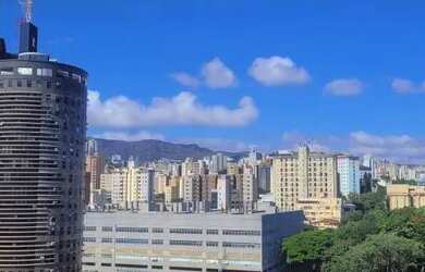 Imagem: A kitnet possui 1 Dormitório, 1 Banheiro, 1 Vaga na garagem